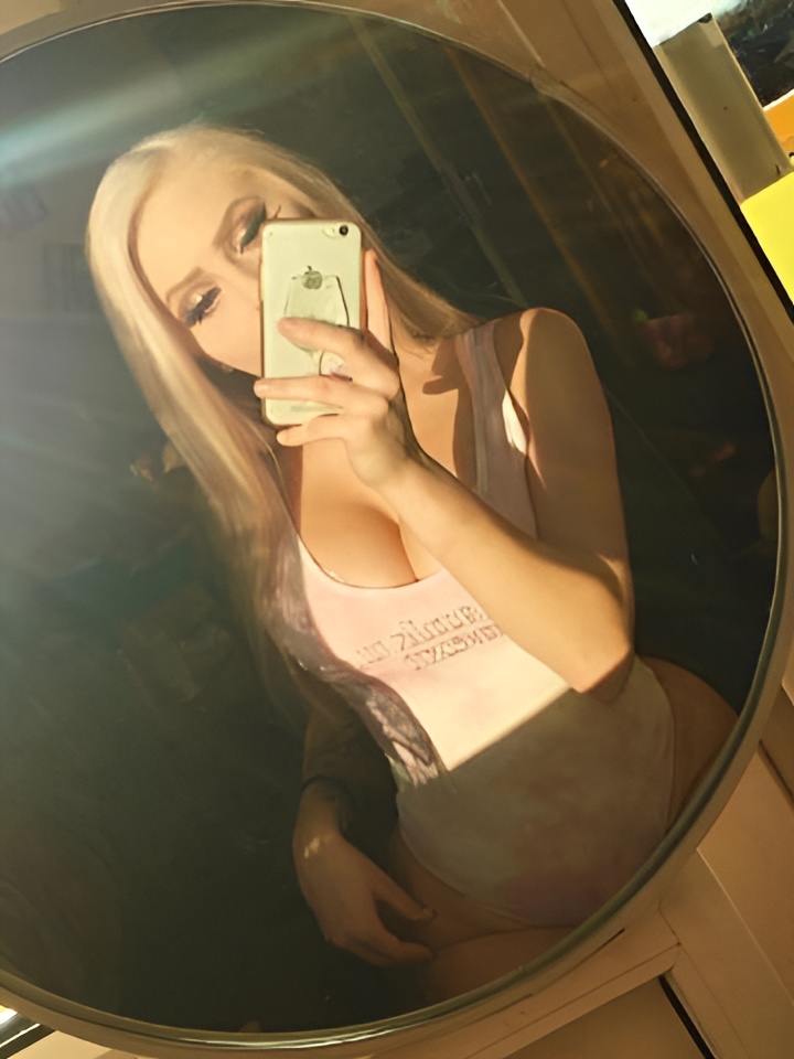 Анечка привлекальеная девушка из Апшеронск цена от 1500 руб