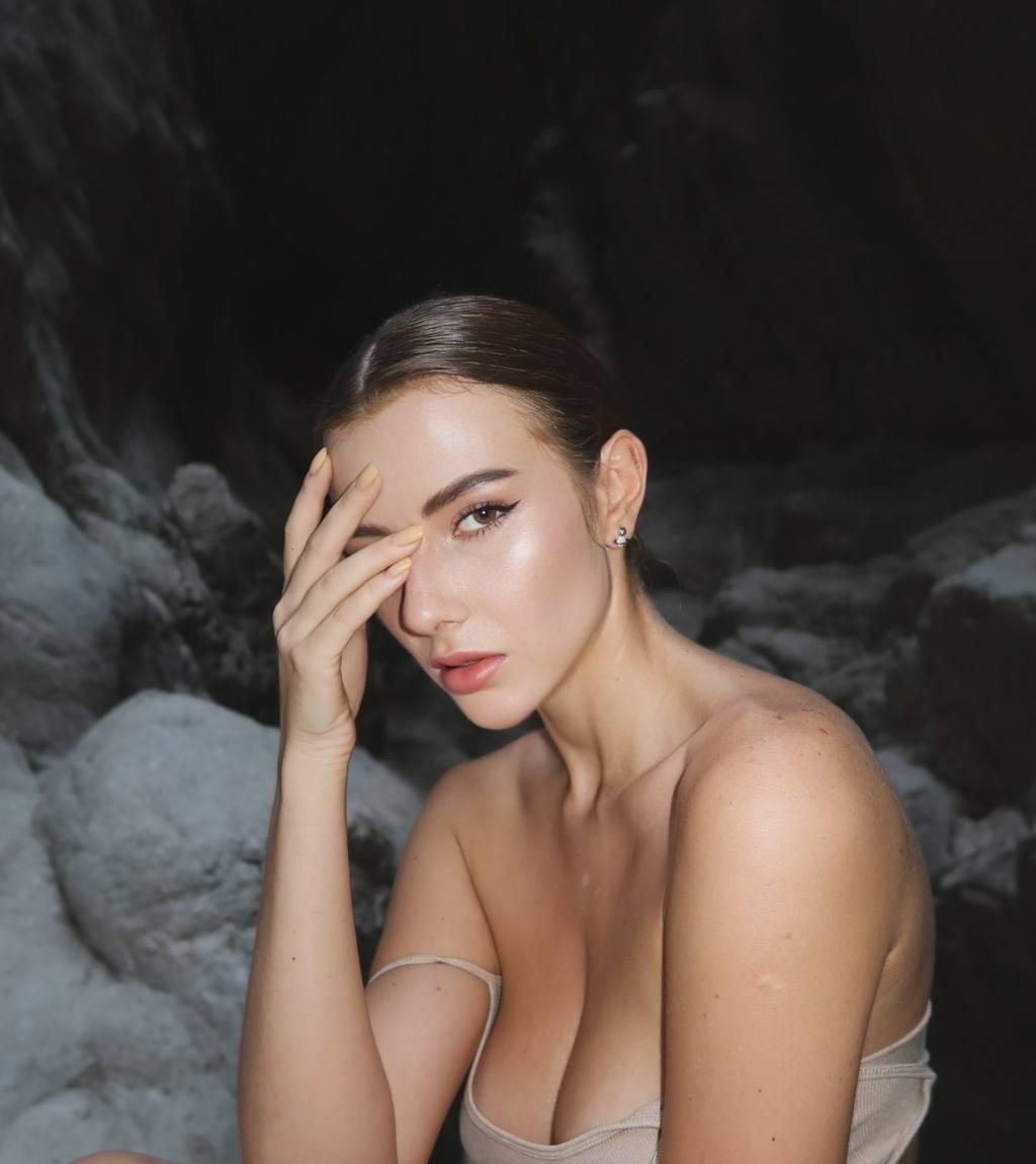 Янка привлекальеная девушка из Апшеронск цена от 7000 руб