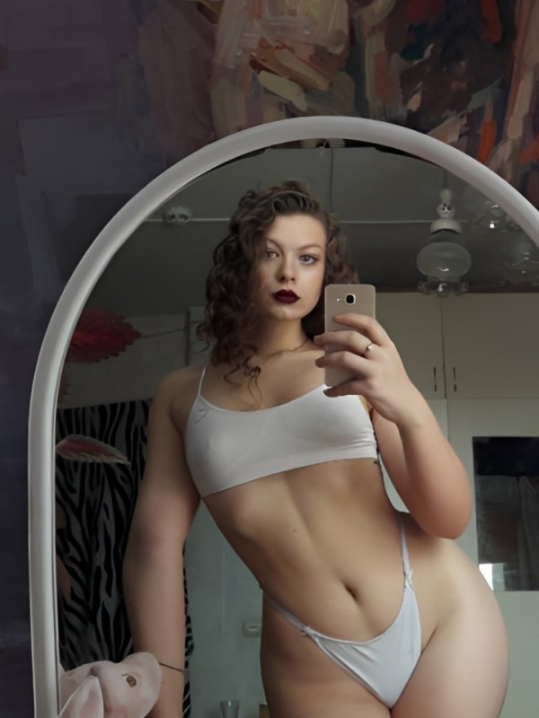 Снежана привлекательная девушка из Апшеронск цена от 4000 руб