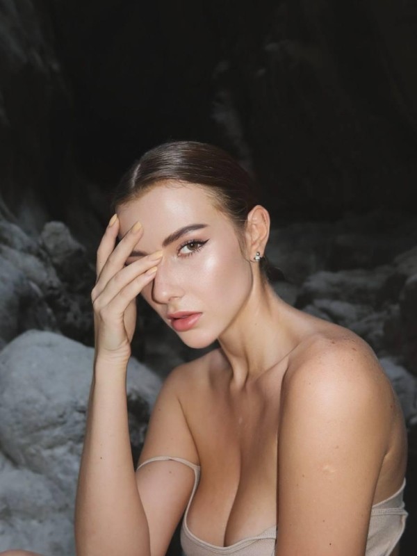 Янка привлекательная девушка из Апшеронск цена от 7000 руб