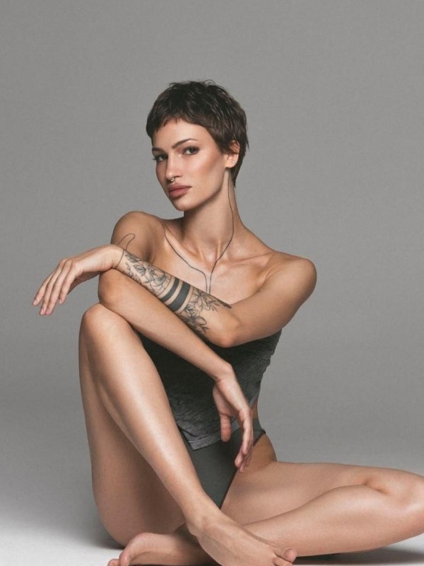 Лена привлекательная девушка из Апшеронск цена от 7000 руб